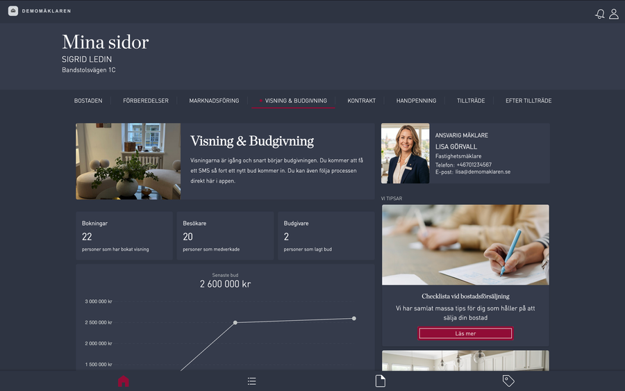 Samma sida i Mina sidor med en helt annan grafisk profil: mörk bakgrund, vinröda färgmarkeringar, stegen som flikar i stället för en förloppslinje och ett annat typsnitt.